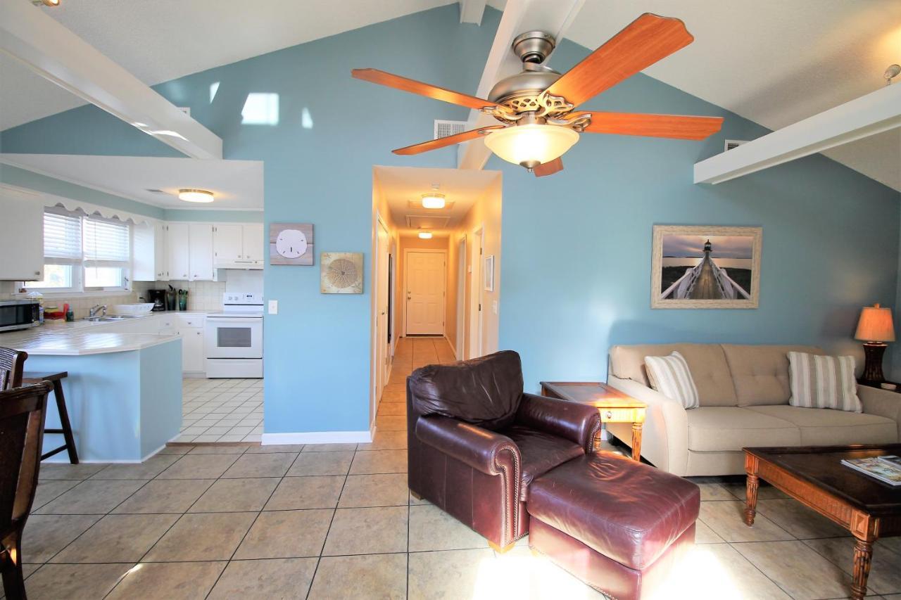 Salty Shack Unit C - Salty Shack - Dog Friendly Home - Across From The Beach - Central Location! Folly Beach Extérieur photo