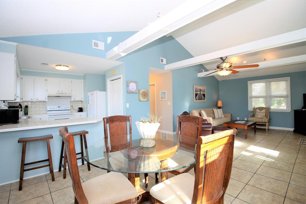 Salty Shack Unit C - Salty Shack - Dog Friendly Home - Across From The Beach - Central Location! Folly Beach Extérieur photo