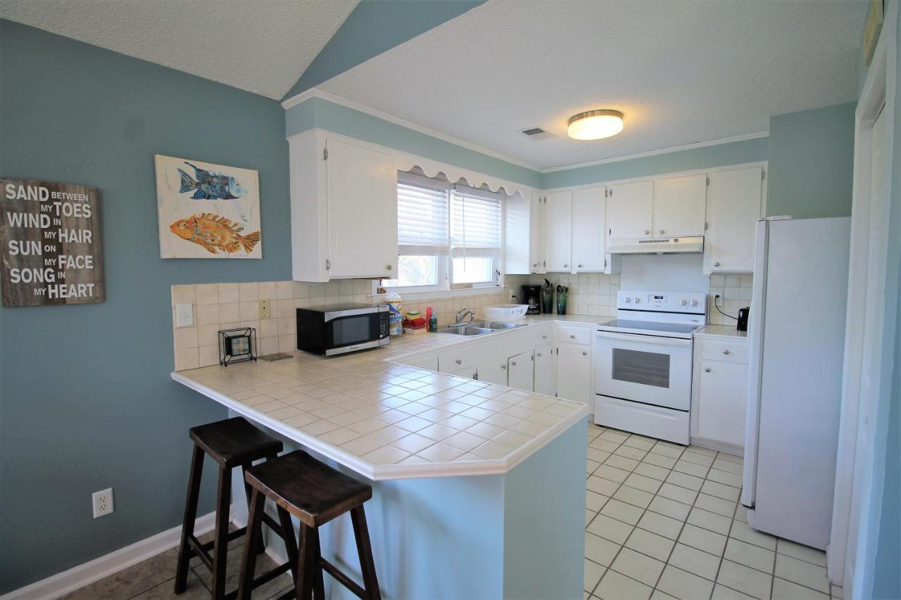 Salty Shack Unit C - Salty Shack - Dog Friendly Home - Across From The Beach - Central Location! Folly Beach Extérieur photo