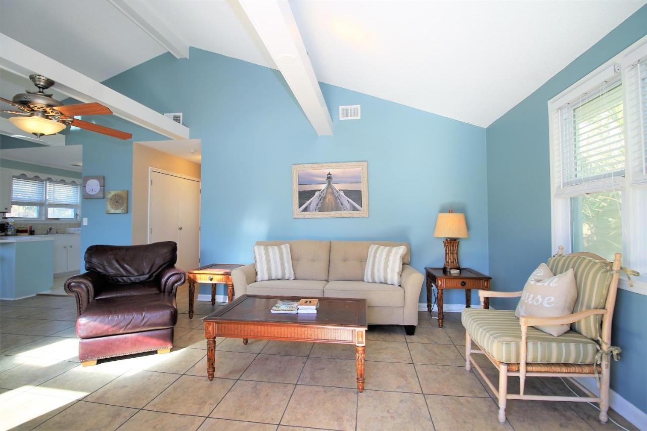 Salty Shack Unit C - Salty Shack - Dog Friendly Home - Across From The Beach - Central Location! Folly Beach Extérieur photo