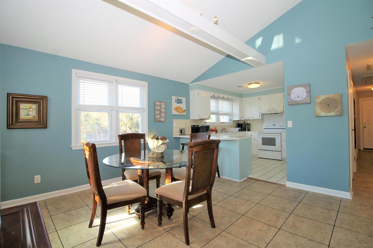 Salty Shack Unit C - Salty Shack - Dog Friendly Home - Across From The Beach - Central Location! Folly Beach Extérieur photo