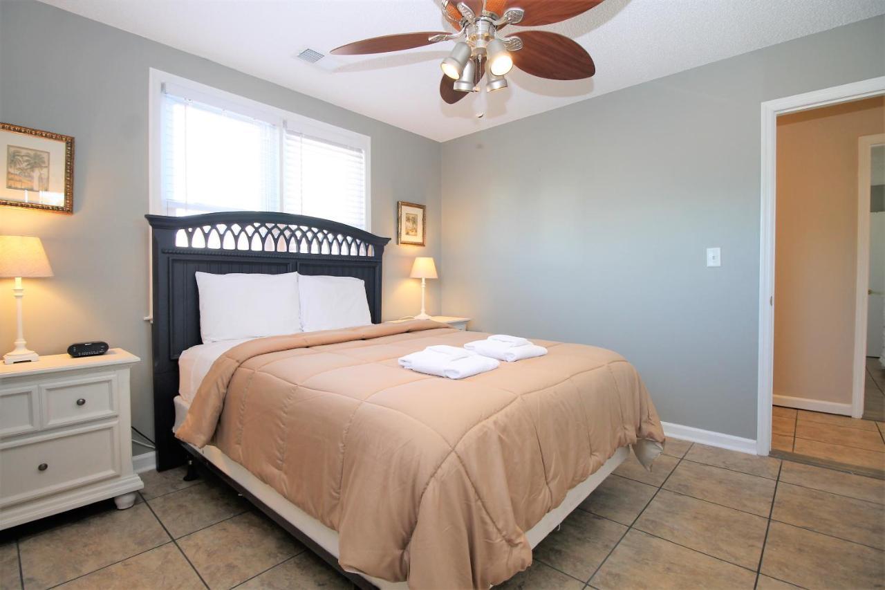 Salty Shack Unit C - Salty Shack - Dog Friendly Home - Across From The Beach - Central Location! Folly Beach Extérieur photo