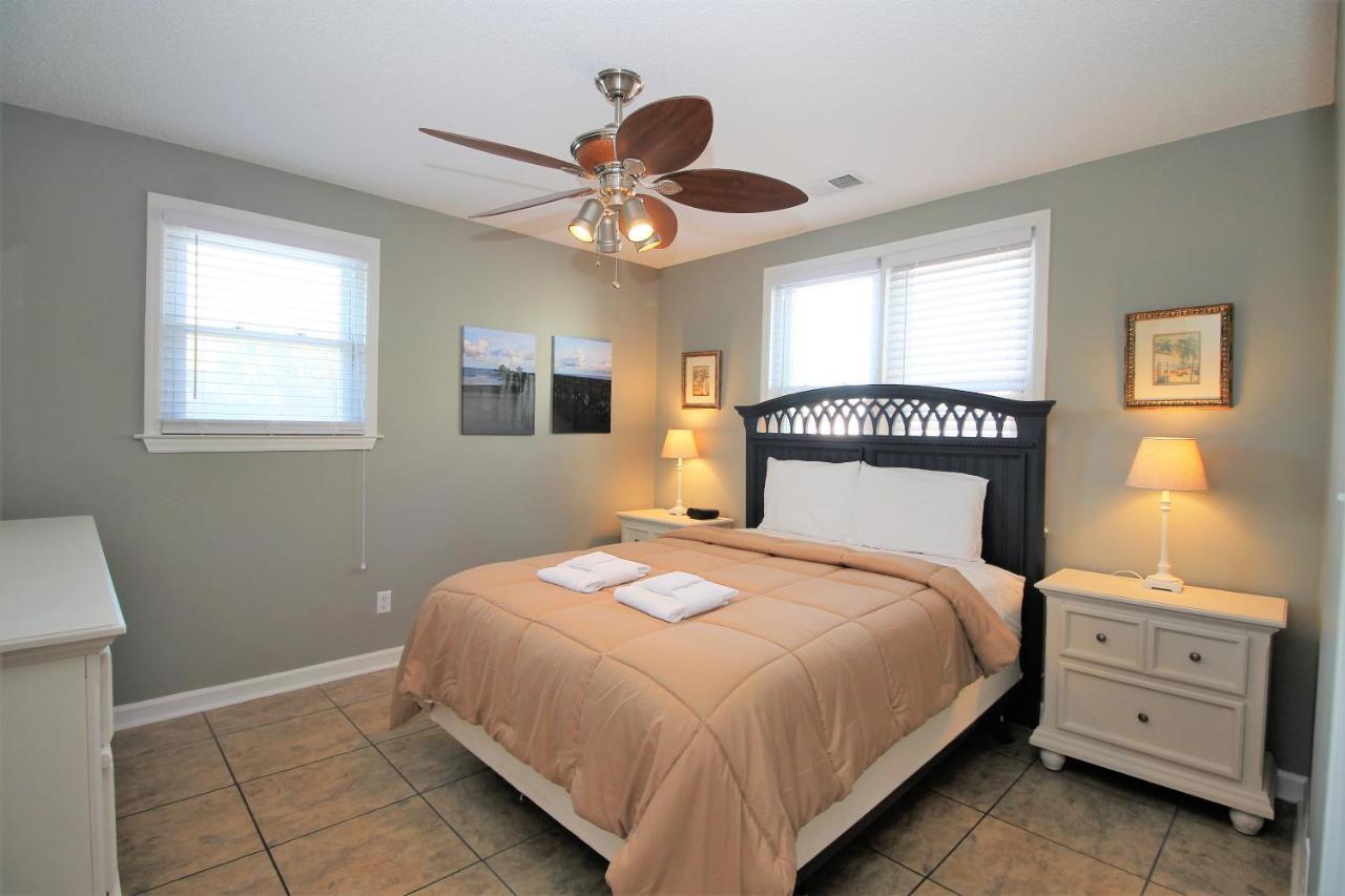 Salty Shack Unit C - Salty Shack - Dog Friendly Home - Across From The Beach - Central Location! Folly Beach Extérieur photo