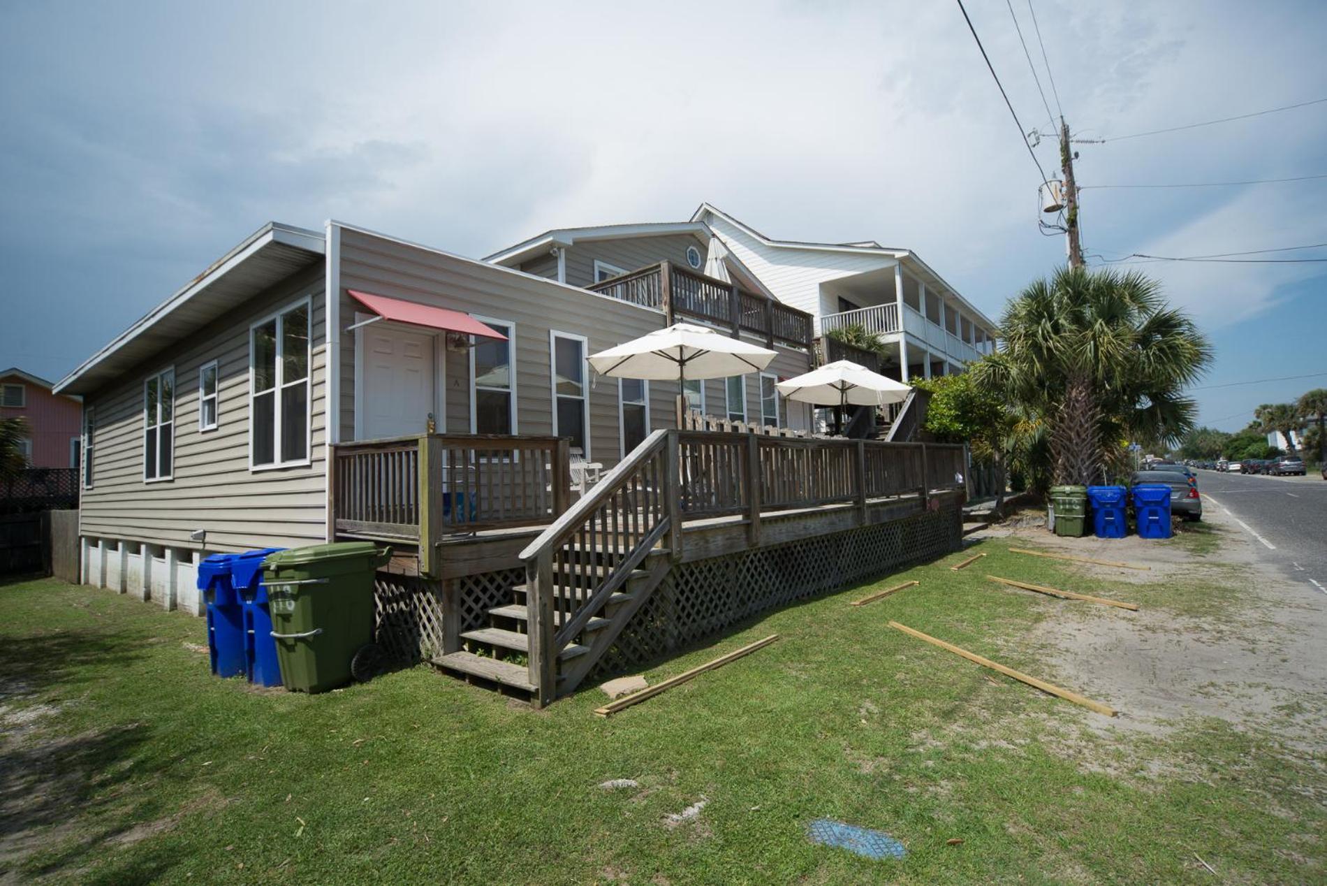 Salty Shack Unit C - Salty Shack - Dog Friendly Home - Across From The Beach - Central Location! Folly Beach Chambre photo